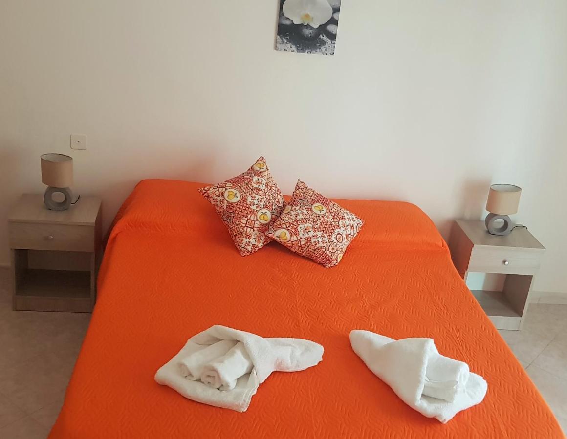 B&B La Costa Di Naxos Giardini Naxos Exteriör bild