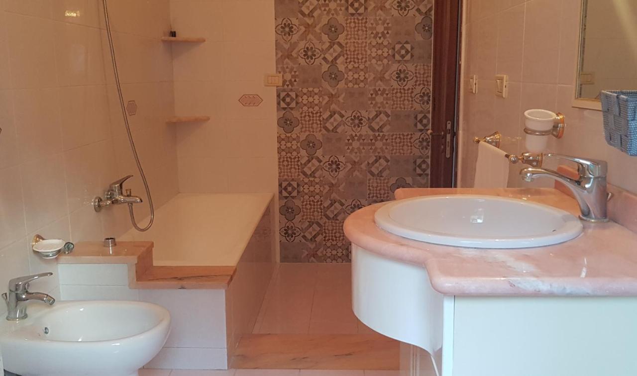 B&B La Costa Di Naxos Giardini Naxos Exteriör bild