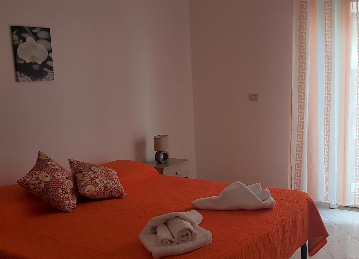B&B La Costa Di Naxos Giardini Naxos Exteriör bild