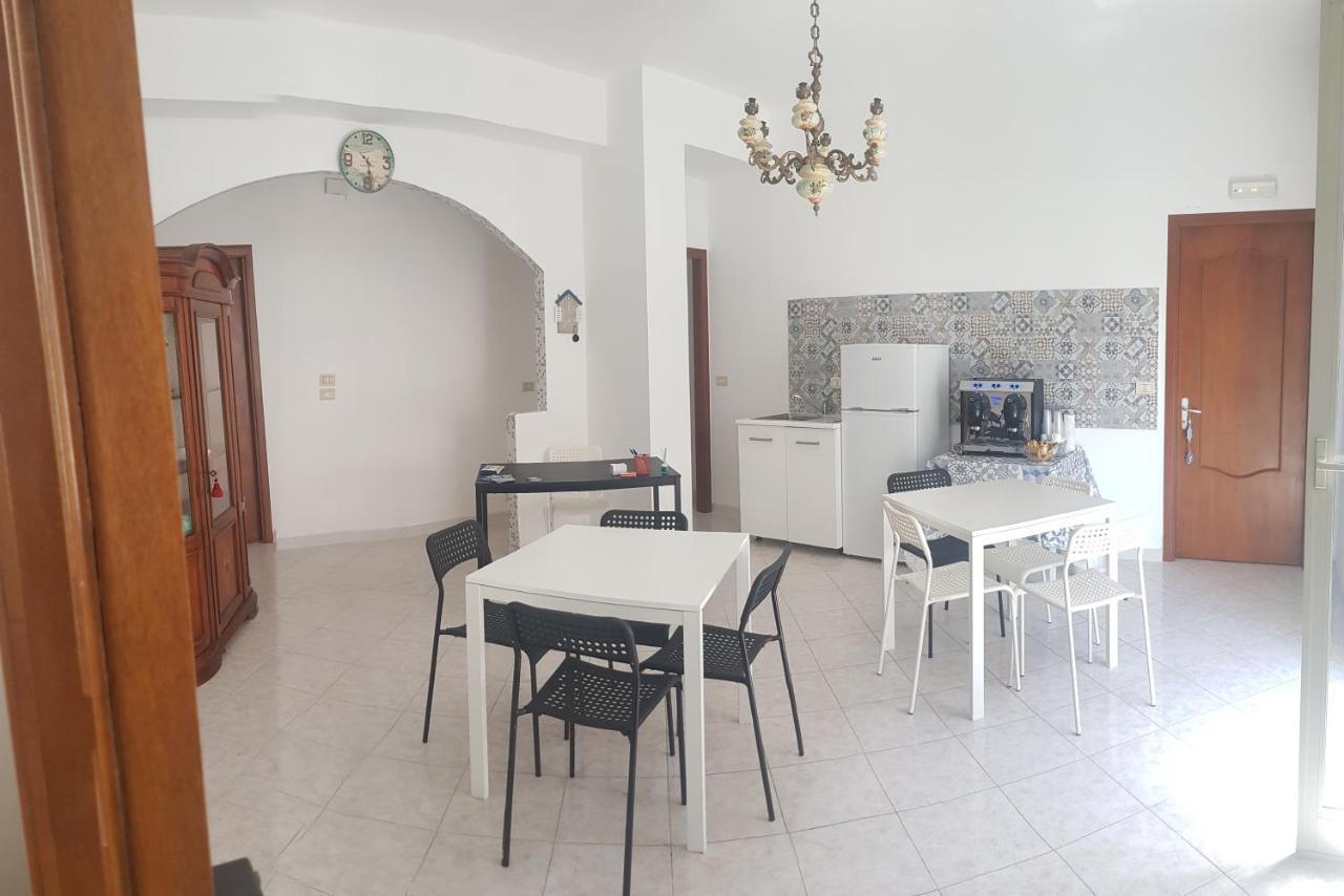 B&B La Costa Di Naxos Giardini Naxos Exteriör bild
