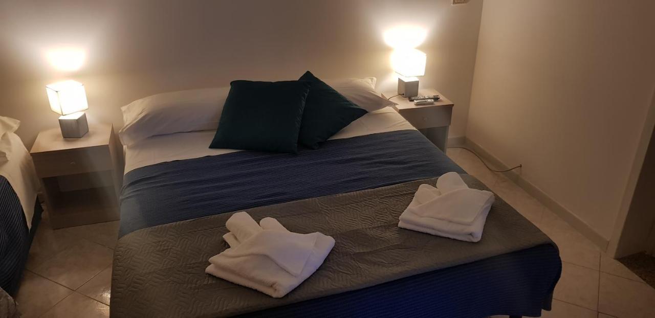 B&B La Costa Di Naxos Giardini Naxos Exteriör bild