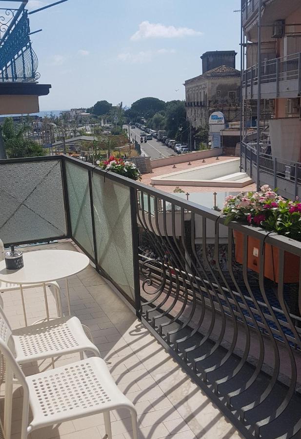 B&B La Costa Di Naxos Giardini Naxos Exteriör bild