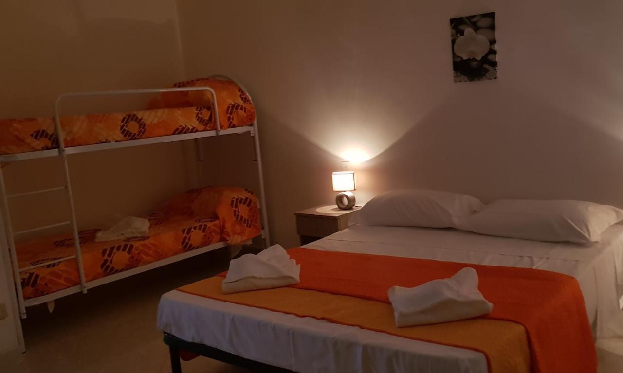 B&B La Costa Di Naxos Giardini Naxos Exteriör bild