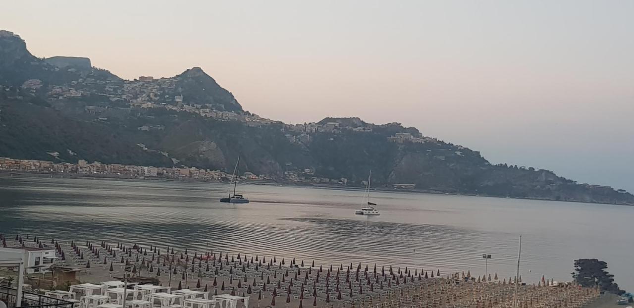 B&B La Costa Di Naxos Giardini Naxos Exteriör bild